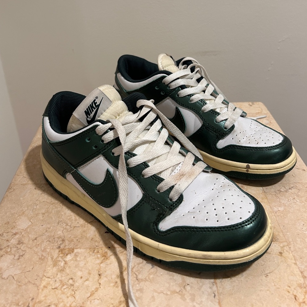 Nike Dunk Lows sz 8